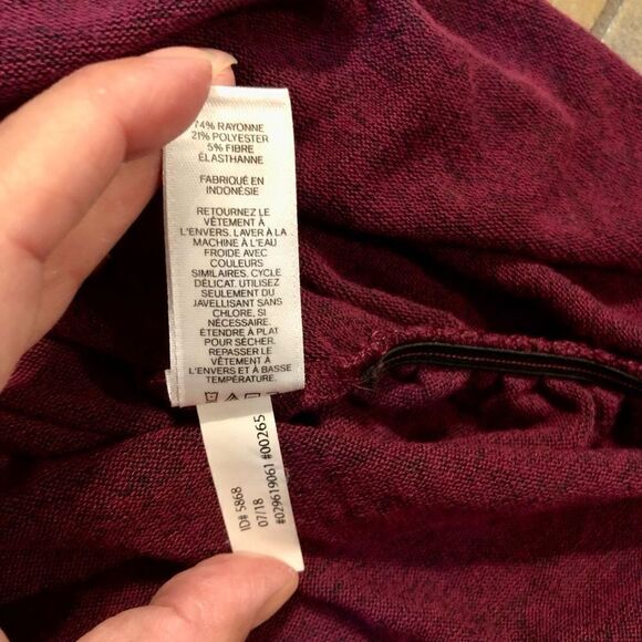 Express Red Wine Maroon Burgundy Three Quarter Sleeve Ruched on Side Sweater Med - Picture 9 of 9